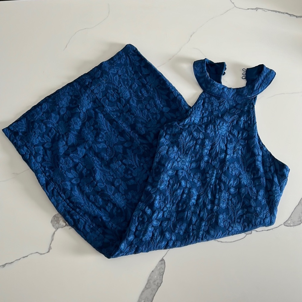 Beautiful blue lace moda international midi dress